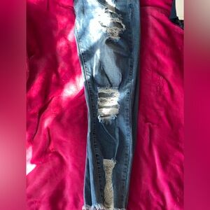 Distressed skinny jeans